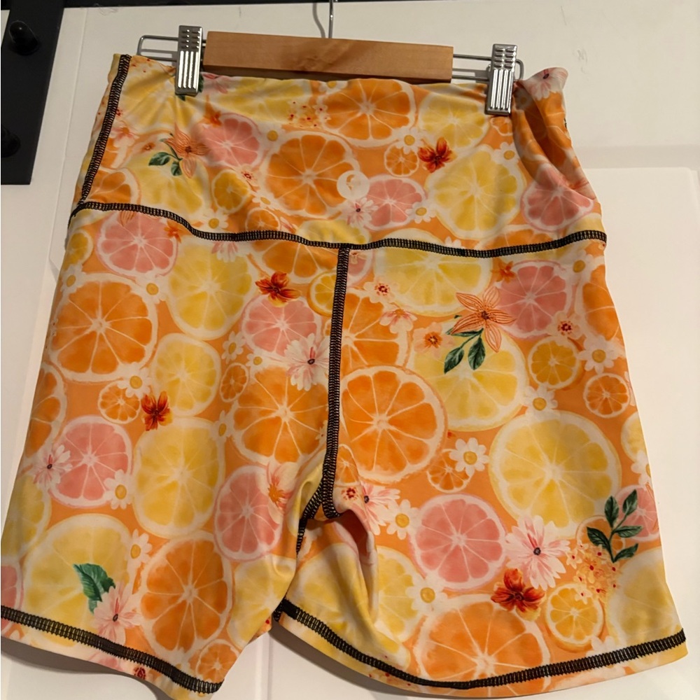 Floral Citrus Print Women's Shorts